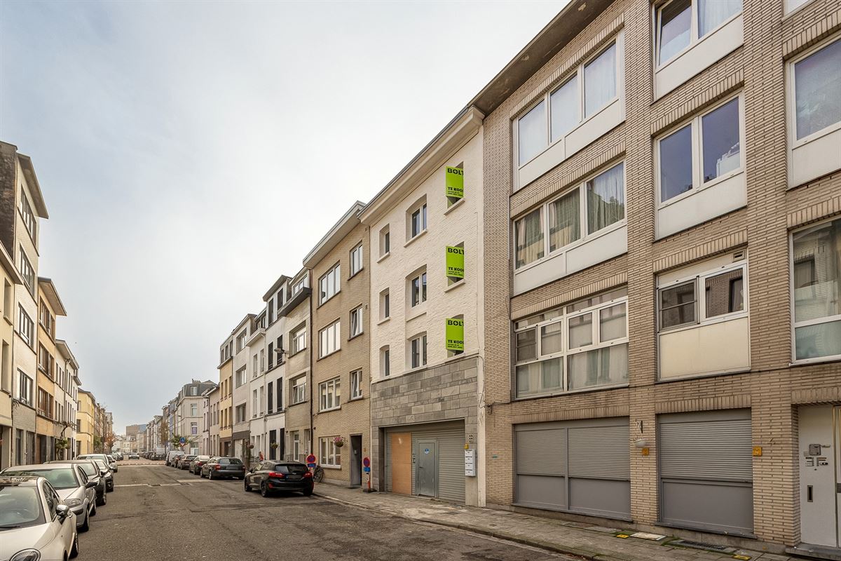 Gelijkvloers atelier/polyvalente ruimte met loftallure