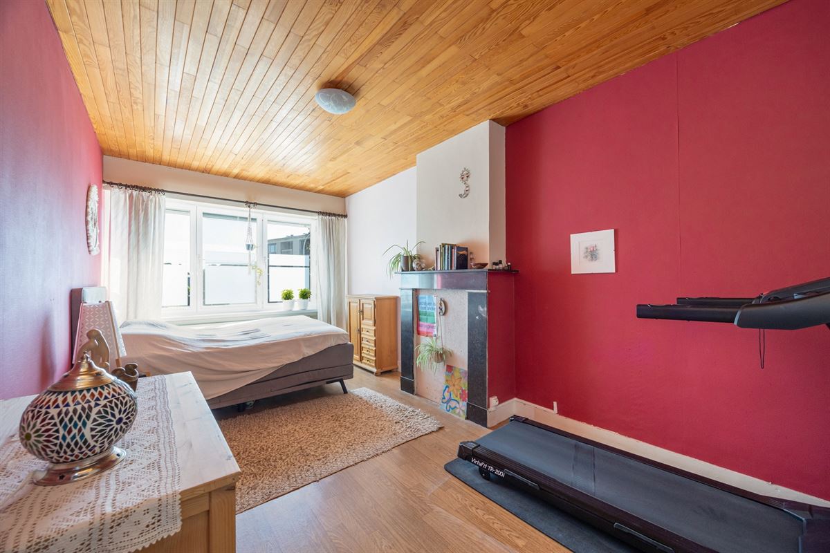 Gezinswoning met vier slaapkamers en tuin