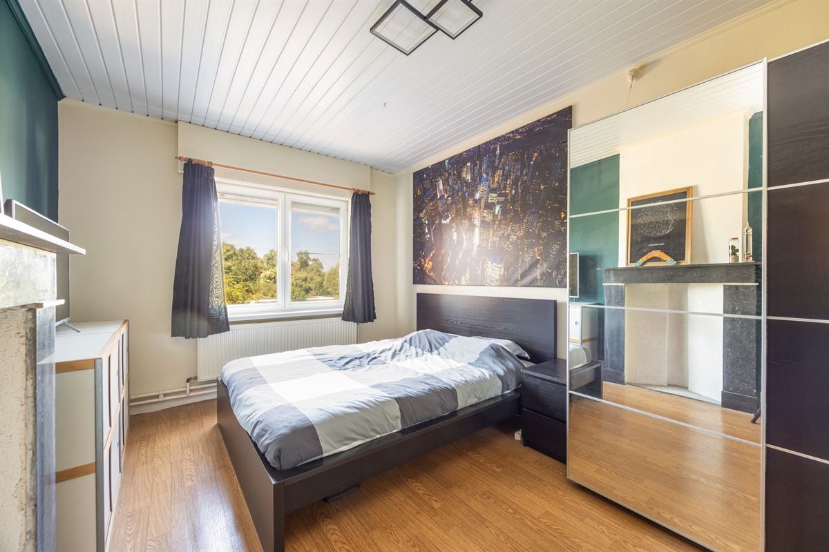 Gezinswoning met vier slaapkamers en tuin