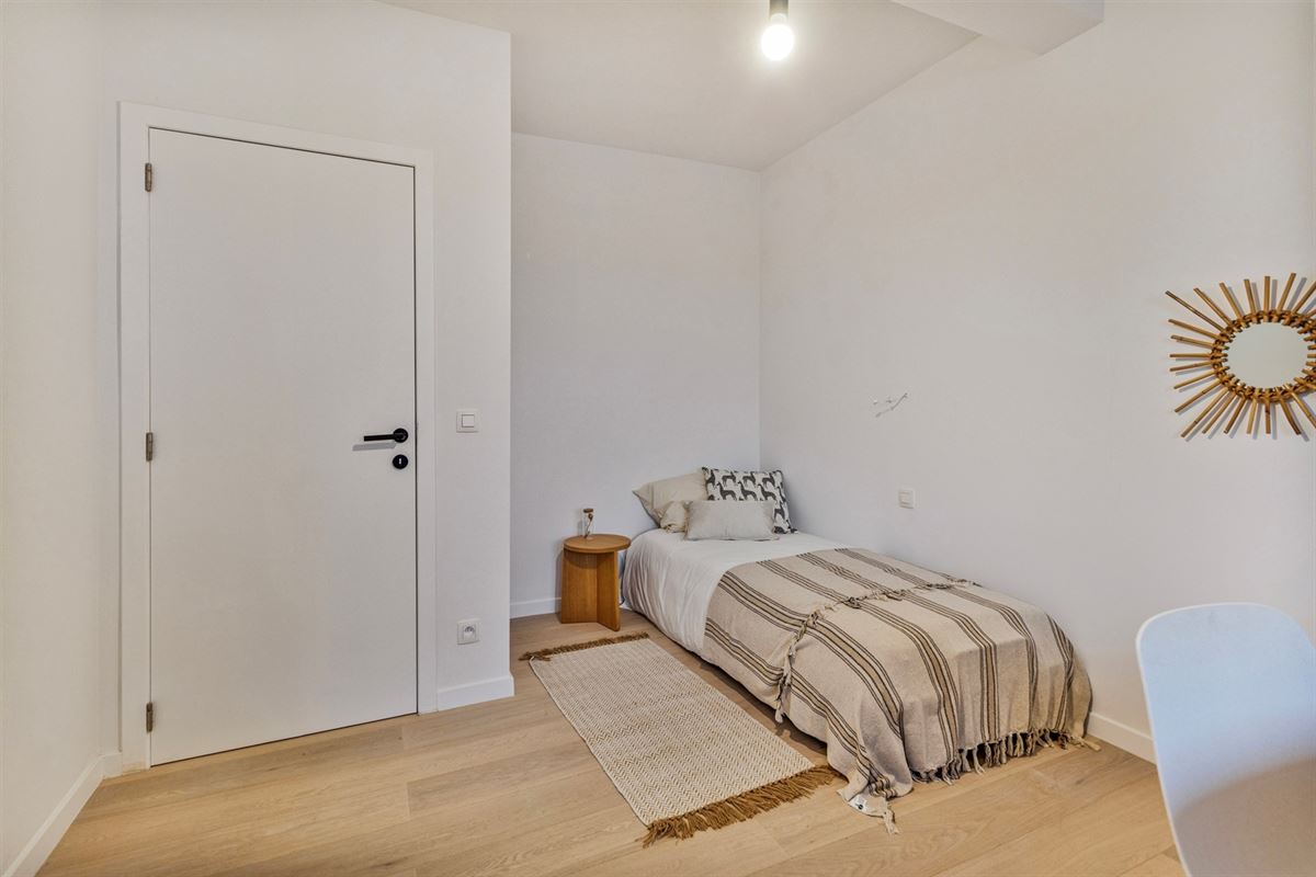 Gerenoveerd 2 slk appt met zuidterras en mog P