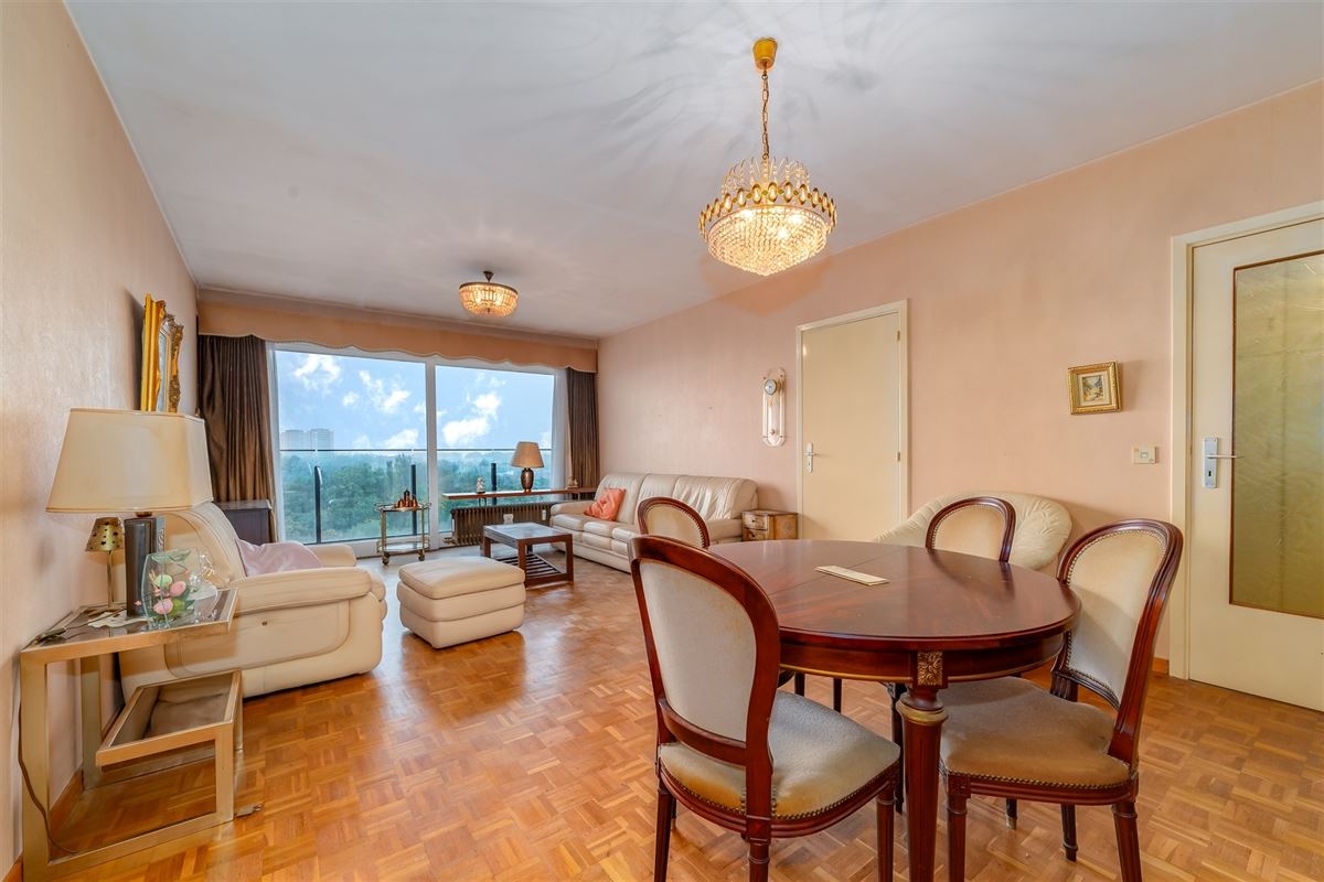 Te renoveren appartement met 1 slaapkamer en terras (10m²) te Merksem