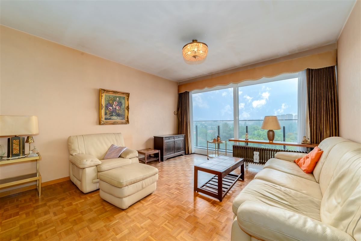 Te renoveren appartement met 1 slaapkamer en terras (10m²) te Merksem