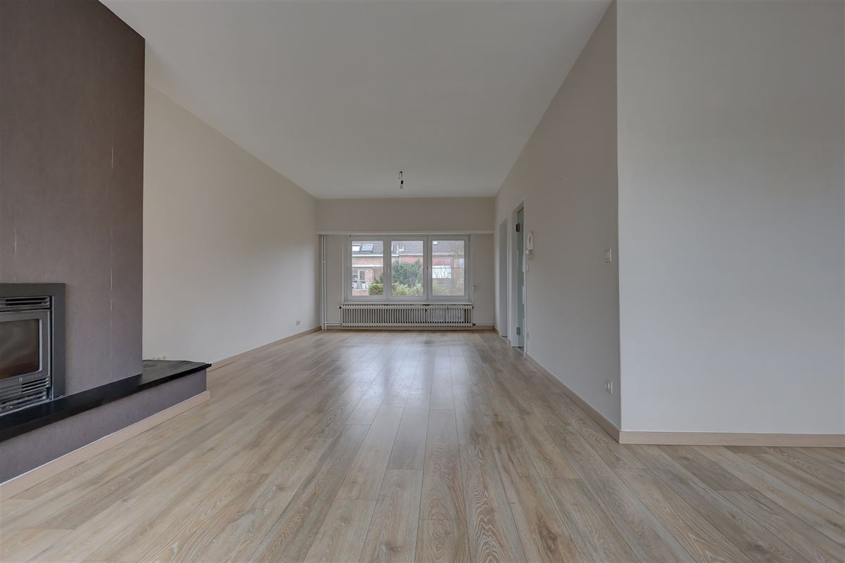 Ruime woning met 4 slpk, W-tuin en garage