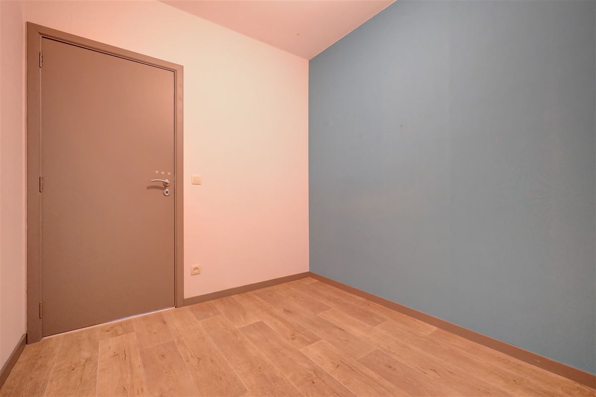 Ruime woning met 4 slpk, W-tuin en garage