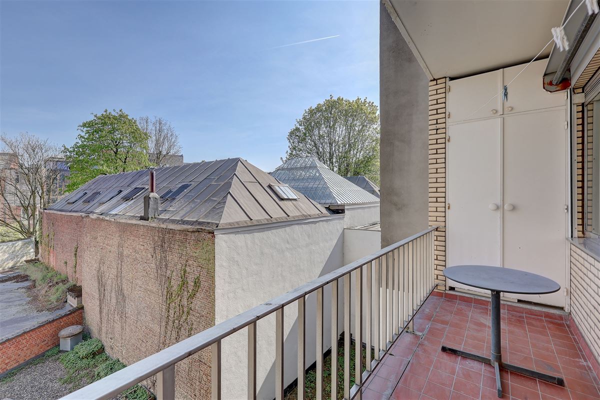 Ruim appartement met twee slaapkamers en terras in centrum Antwerpen