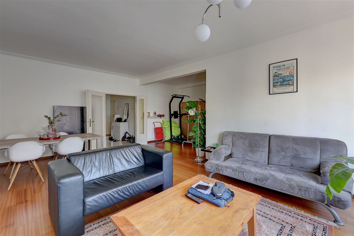 Ruim appartement met twee slaapkamers en terras in centrum Antwerpen
