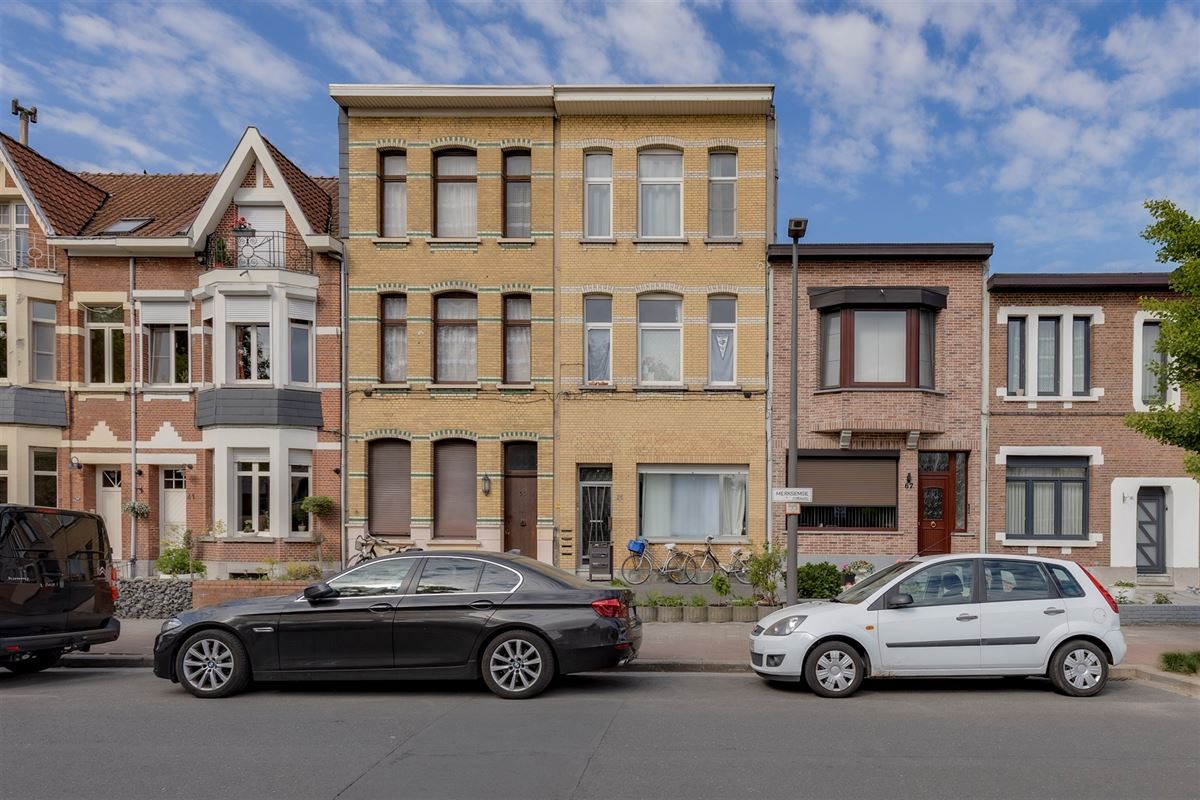 Woning ingedeeld in 3 verhuurde appartementen