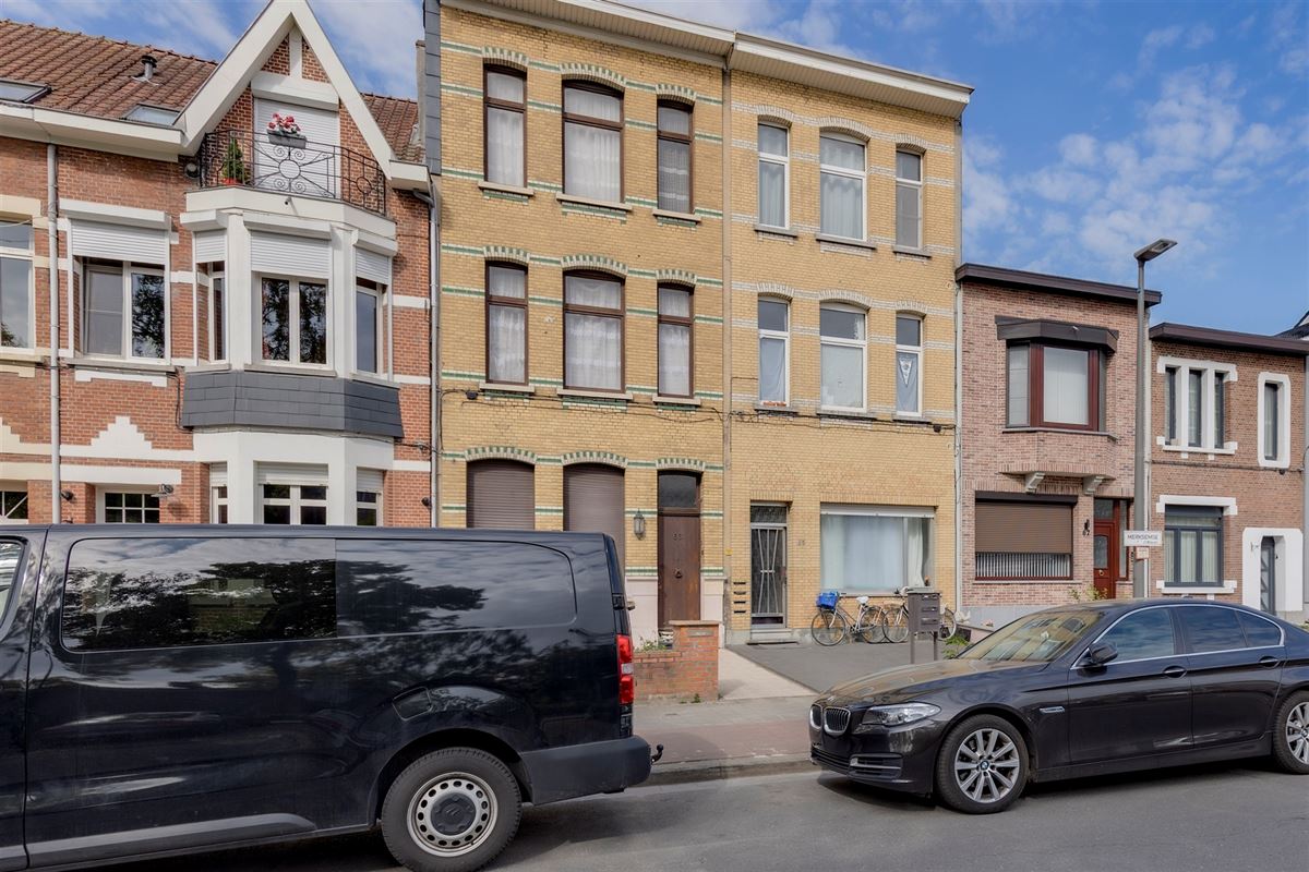 Woning ingedeeld in 3 verhuurde appartementen