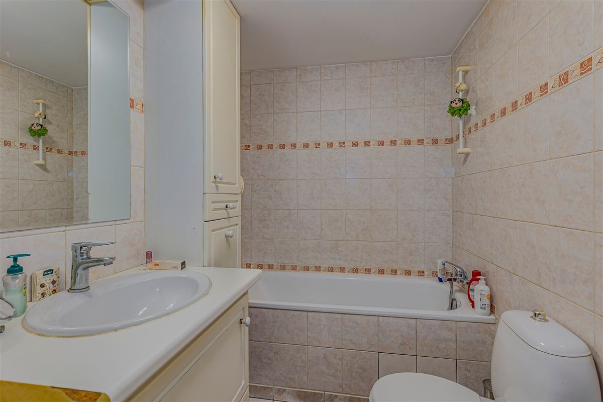 Woning ingedeeld in 4 verhuurde units op topligging aan Park Spoor Noord