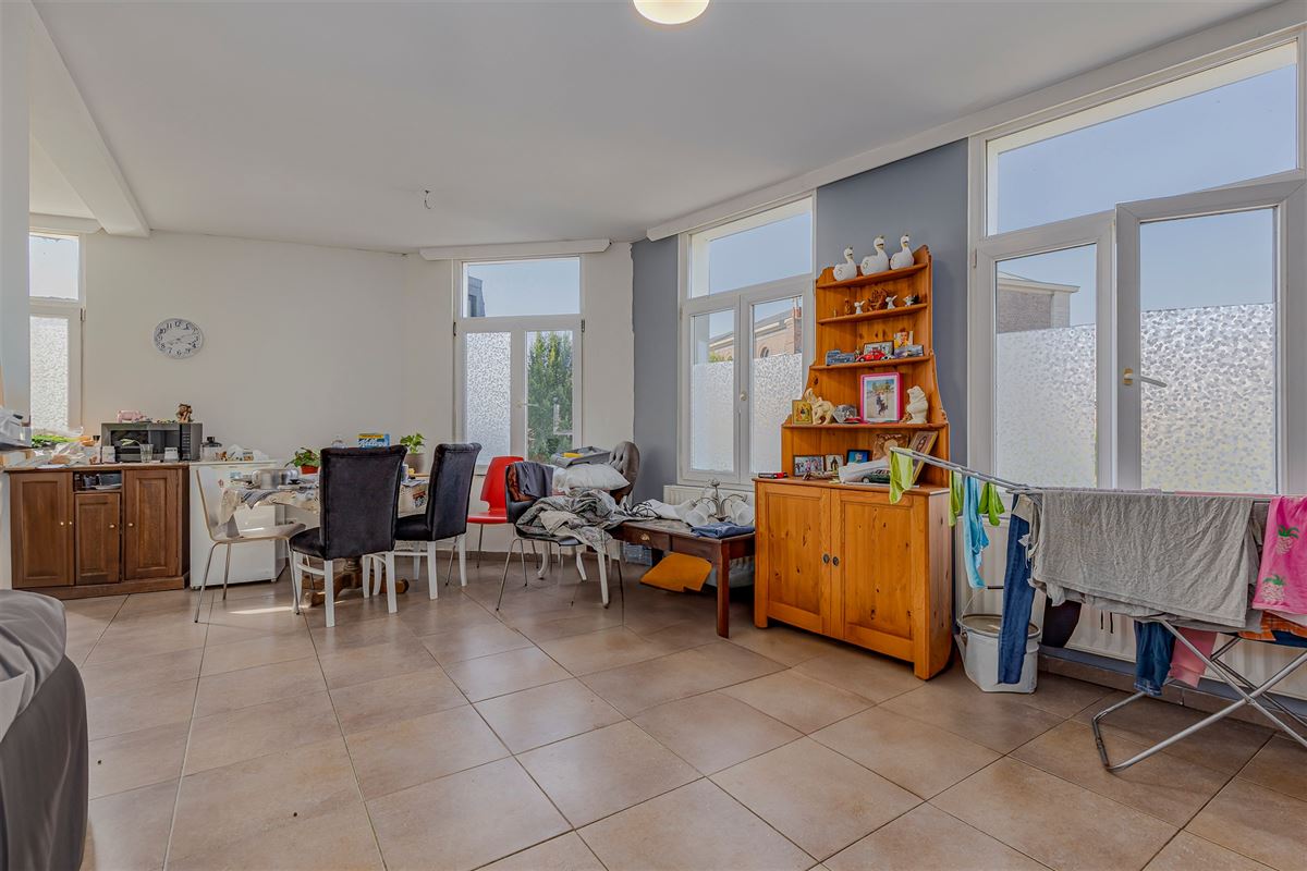 Woning ingedeeld in 4 verhuurde units op topligging aan Park Spoor Noord