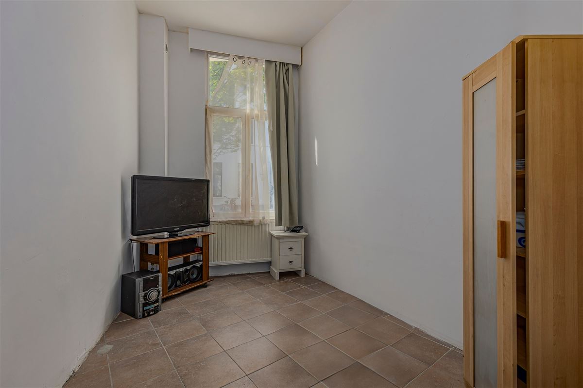 Woning ingedeeld in 4 verhuurde units op topligging aan Park Spoor Noord