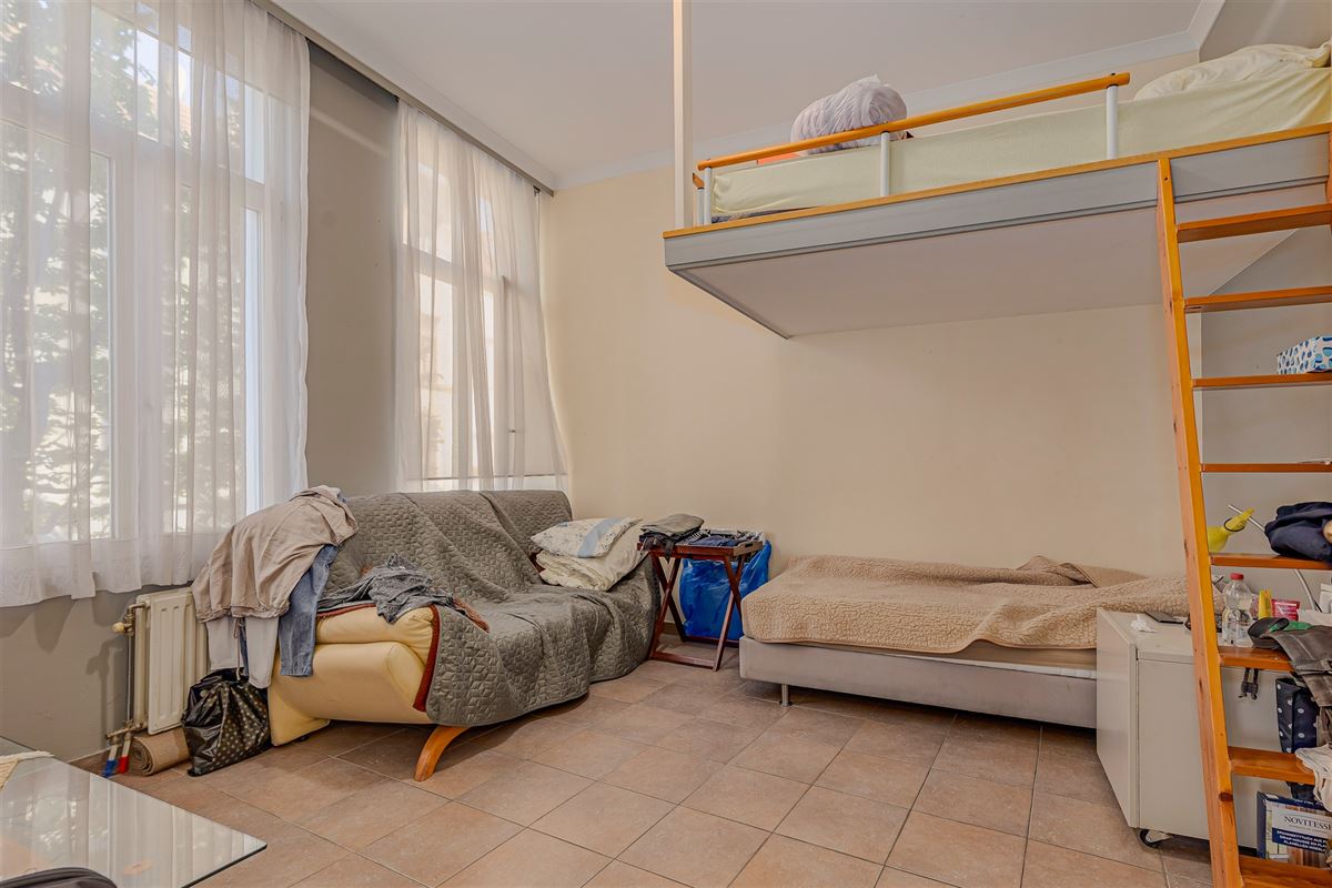 Woning ingedeeld in 4 verhuurde units op topligging aan Park Spoor Noord