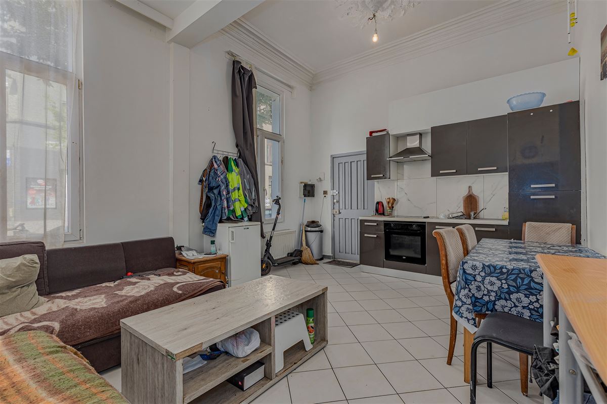 Woning ingedeeld in 4 verhuurde units op topligging aan Park Spoor Noord