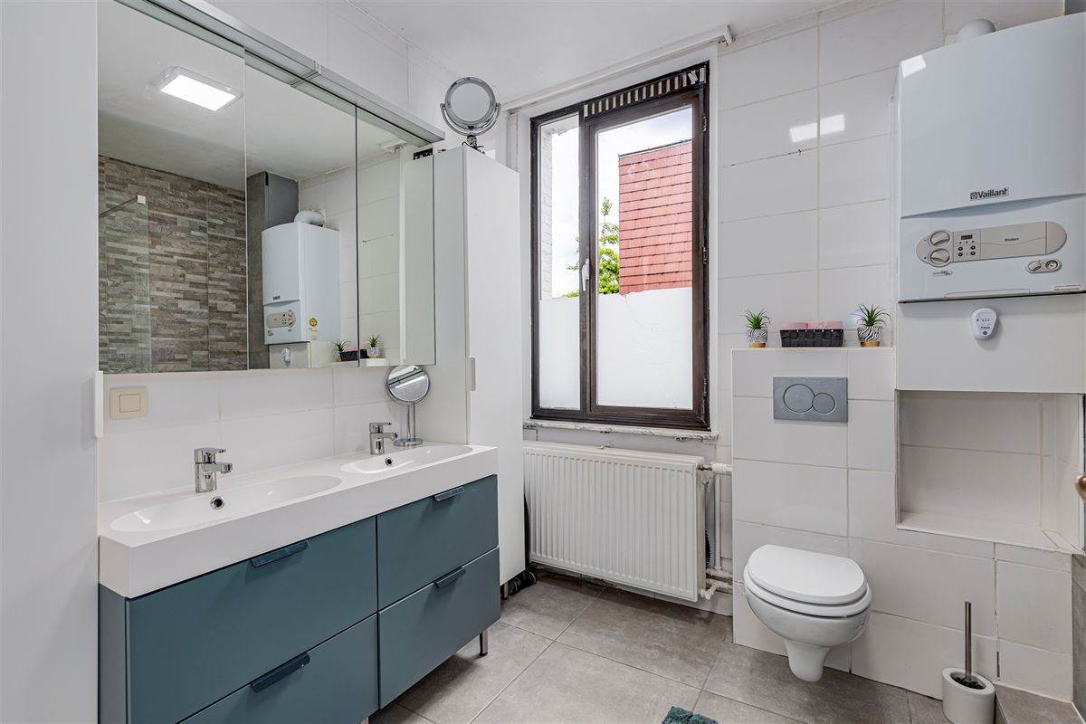 Prachtig hoekappartement met 4 slpk te koop in Deurne!