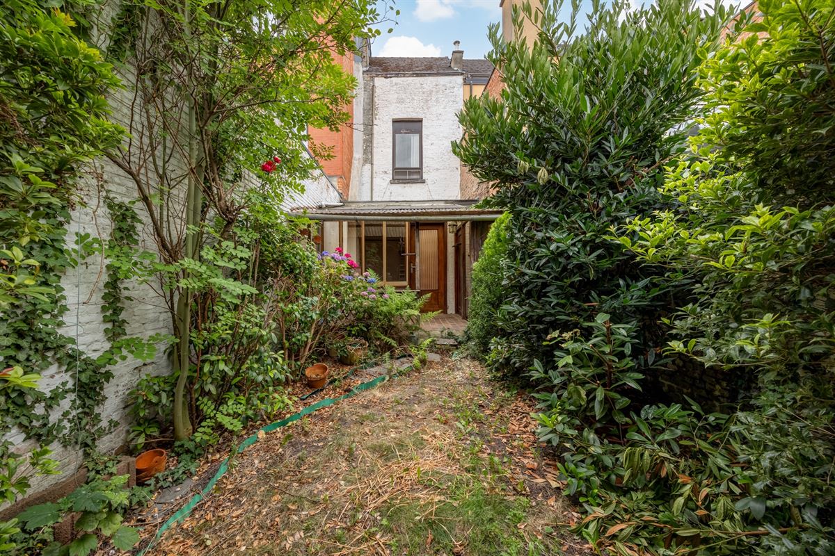 Te renoveren woning met tuin op toplocatie in Mechelen