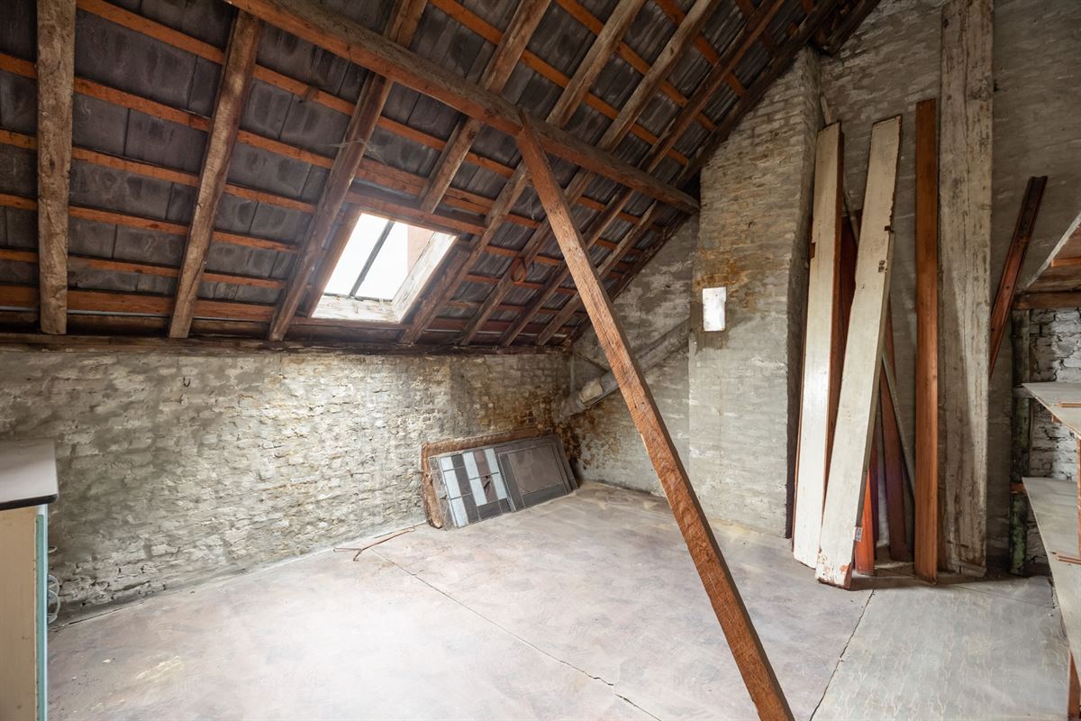 Te renoveren woning met tuin op toplocatie in Mechelen