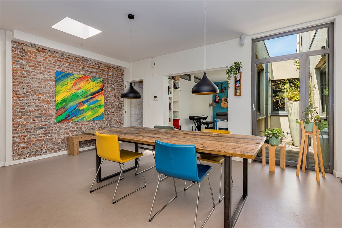 Uniek huis met winkel, atelier of bureel 
