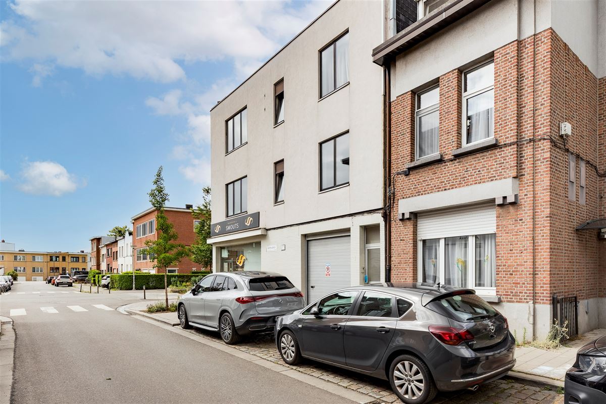 Prachtig hoekappartement met 4 slpk te koop in Deurne!