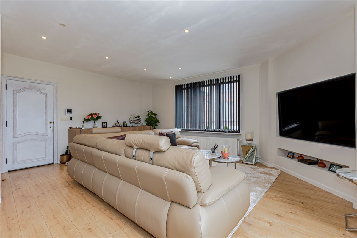 Prachtig hoekappartement met 4 slpk te koop in Deurne!