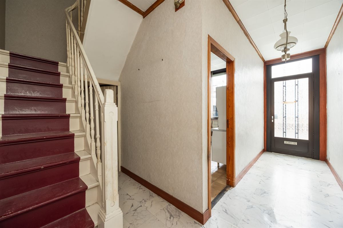 Te renoveren woning met tuin op toplocatie in Mechelen