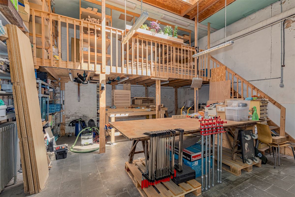 Uniek huis met winkel, atelier of bureel 