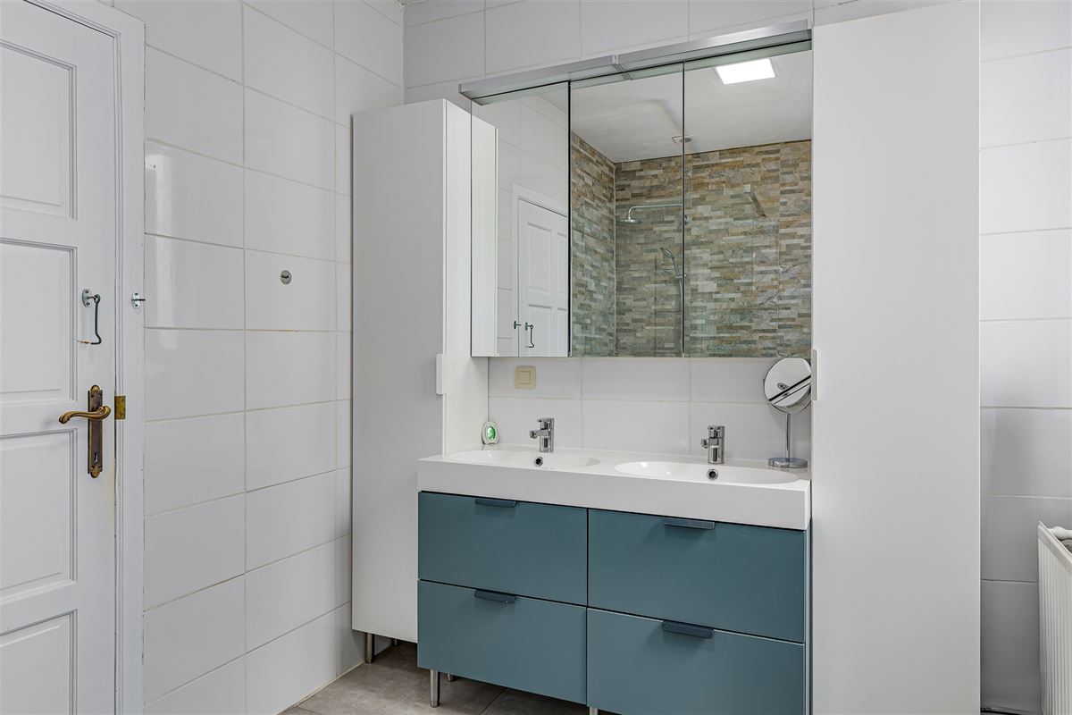 Prachtig hoekappartement met 4 slpk te koop in Deurne!