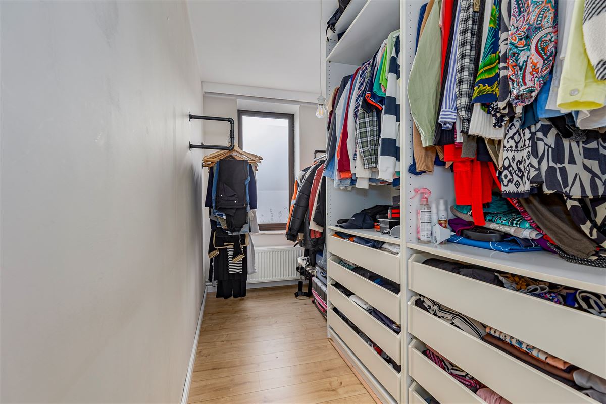 Prachtig hoekappartement met 4 slpk te koop in Deurne!