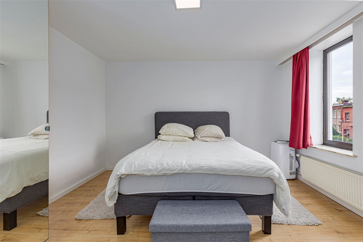 Prachtig hoekappartement met 4 slpk te koop in Deurne!