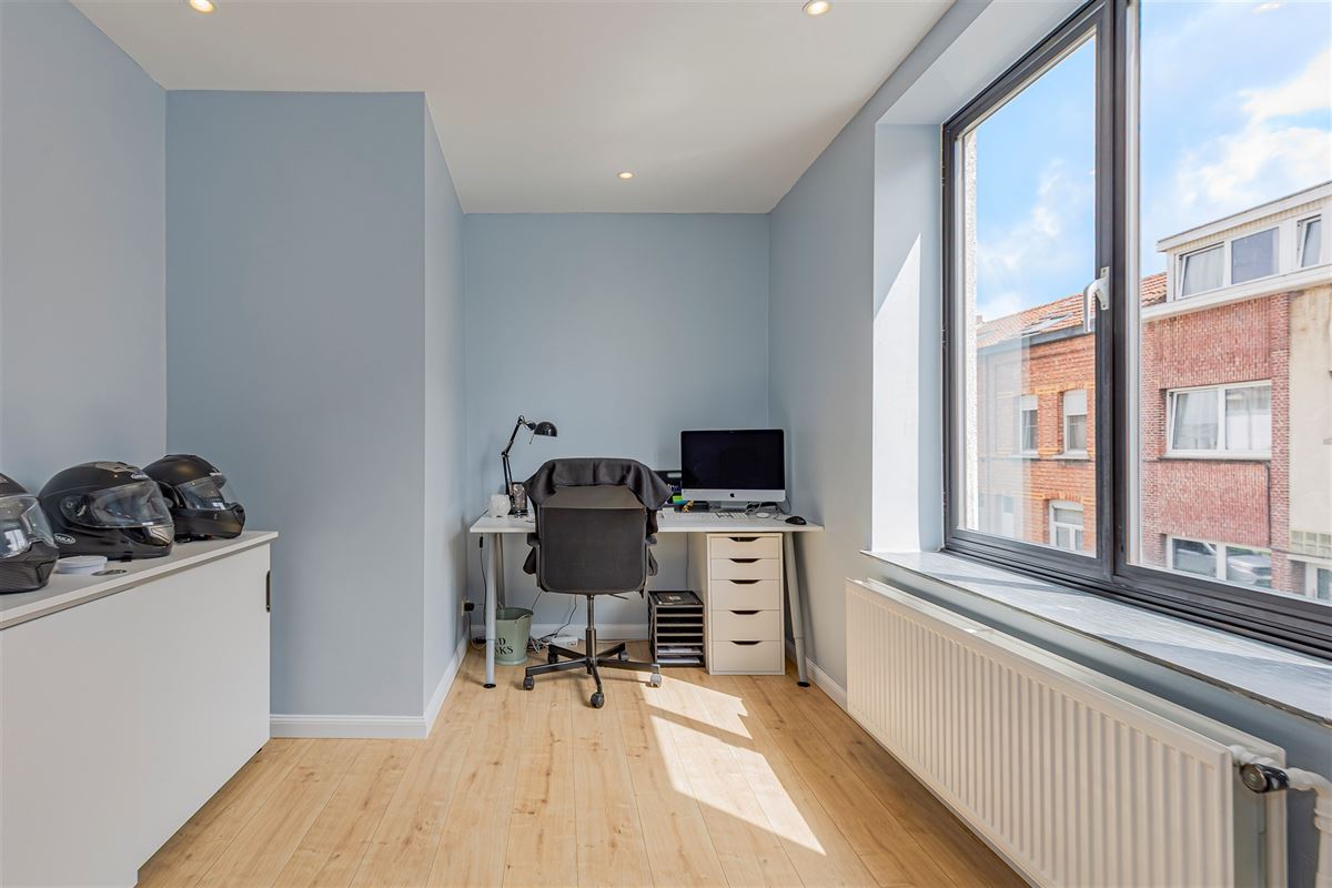 Prachtig hoekappartement met 4 slpk te koop in Deurne!