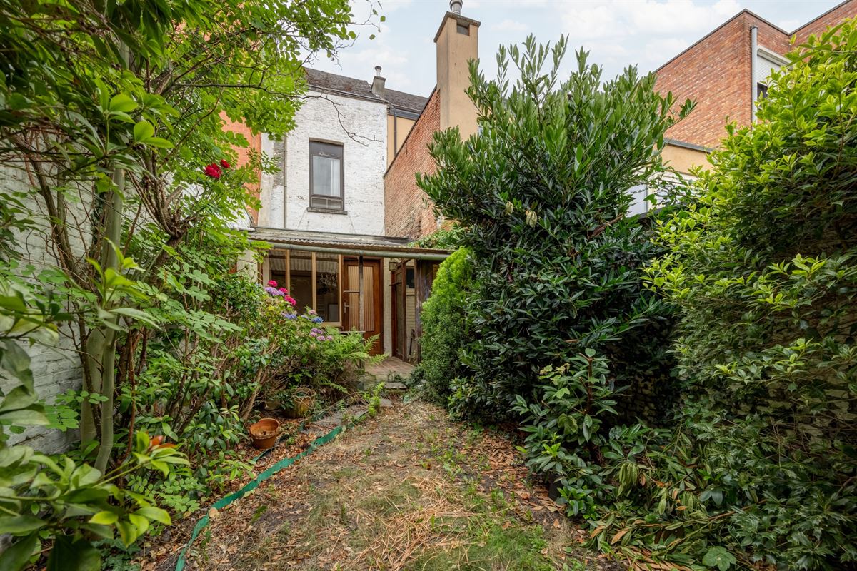 Te renoveren woning met tuin op toplocatie in Mechelen