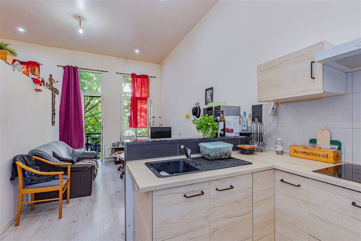 Woning opgedeeld in 4 verhuurde appartementen