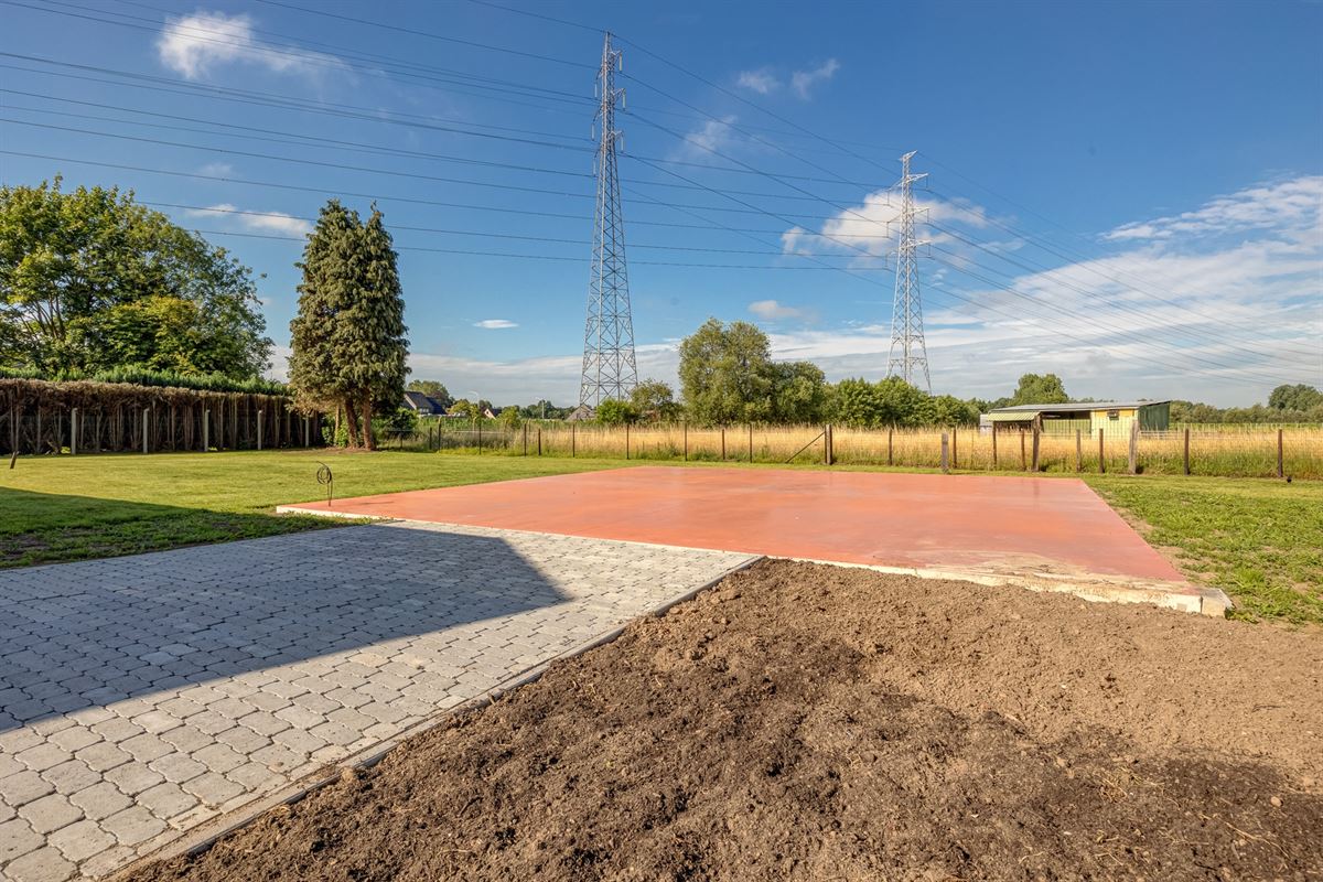 Bungalow op perceel van ca 1824m² in het groen