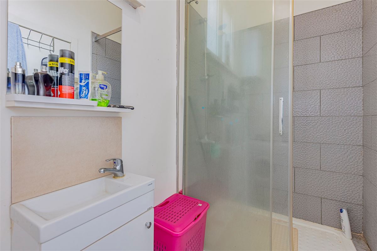 Woning opgedeeld in 4 verhuurde appartementen