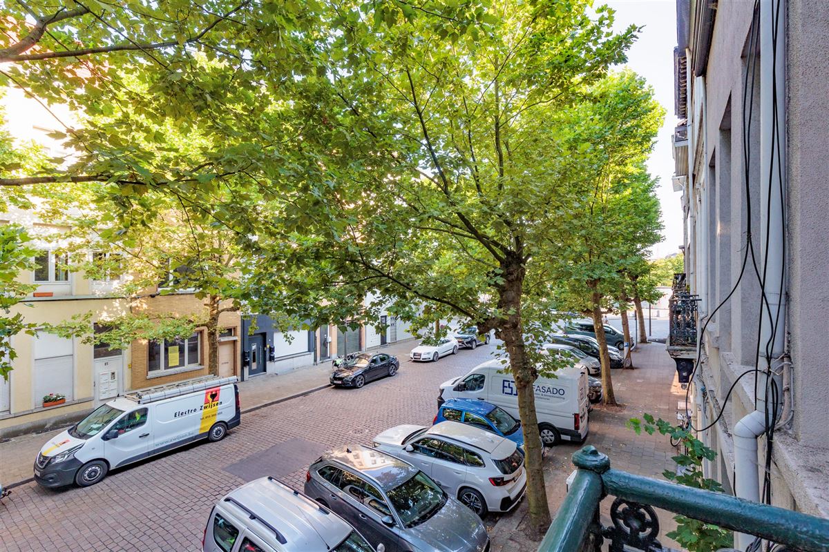 Woning opgedeeld in 4 verhuurde appartementen