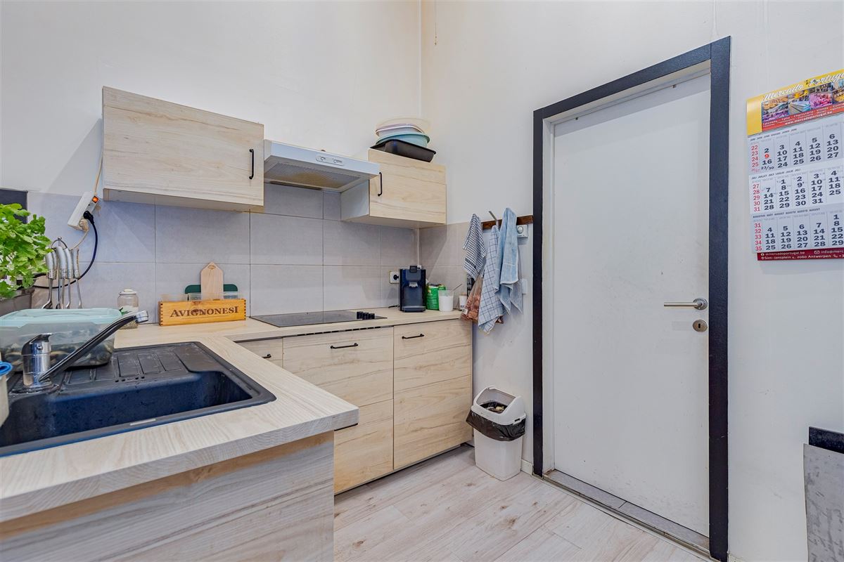 Woning opgedeeld in 4 verhuurde appartementen