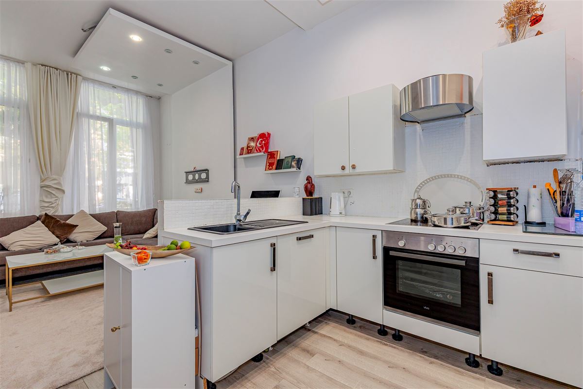 Gerenoveerde kangoeroe-woning met 5 slpk en 3 badkamers te koop in Antwerpen