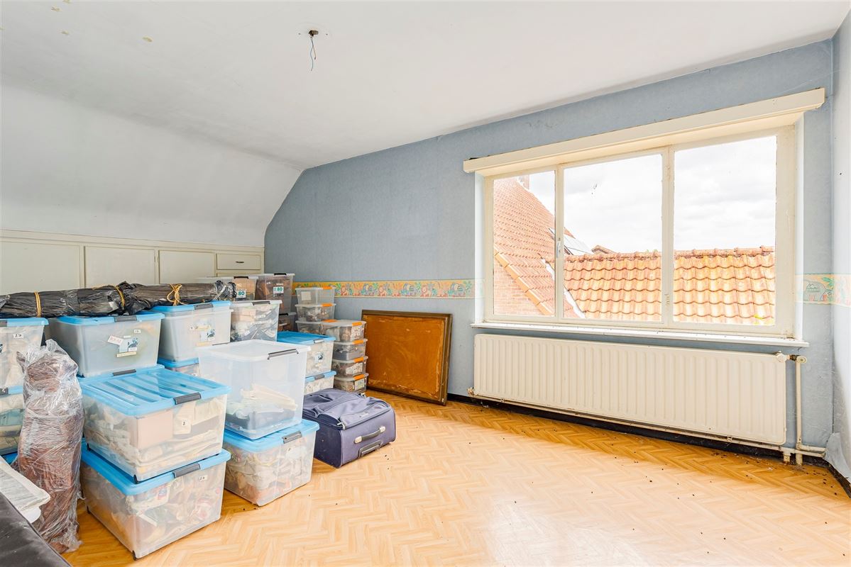 Te renoveren woning + magazijn / projectgrond in Vorst