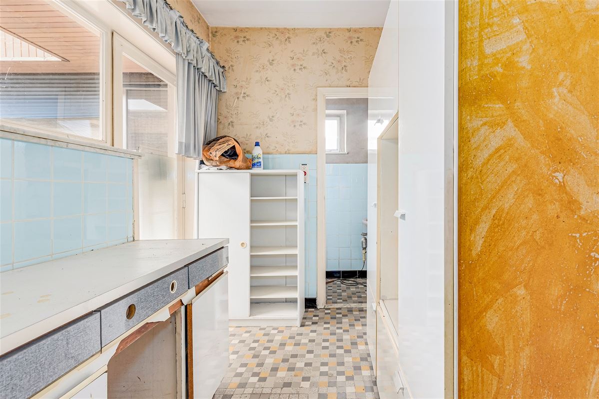 Te renoveren woning + magazijn / projectgrond in Vorst