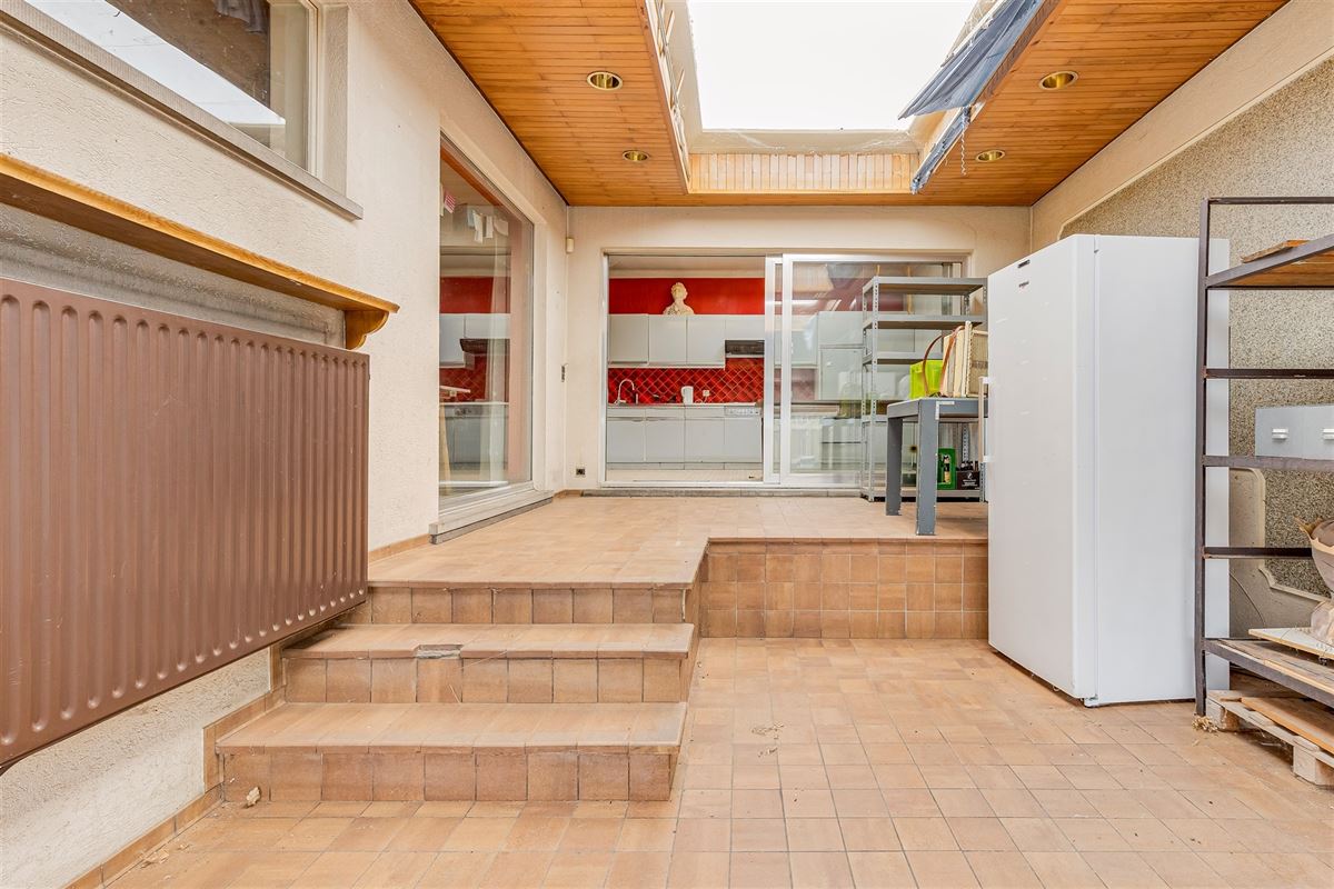 Te renoveren woning + magazijn / projectgrond in Vorst