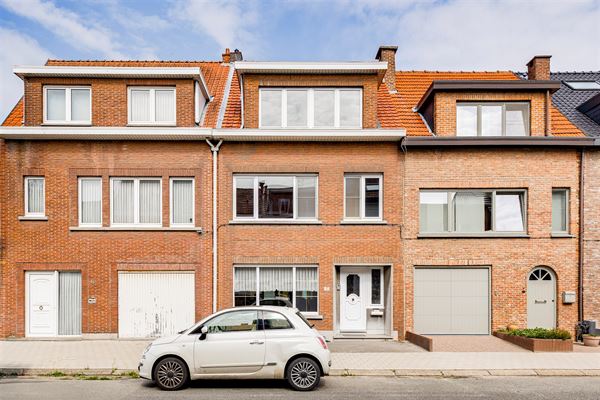 Ruime gezinswoning met 5 slpk in Wommelgem
