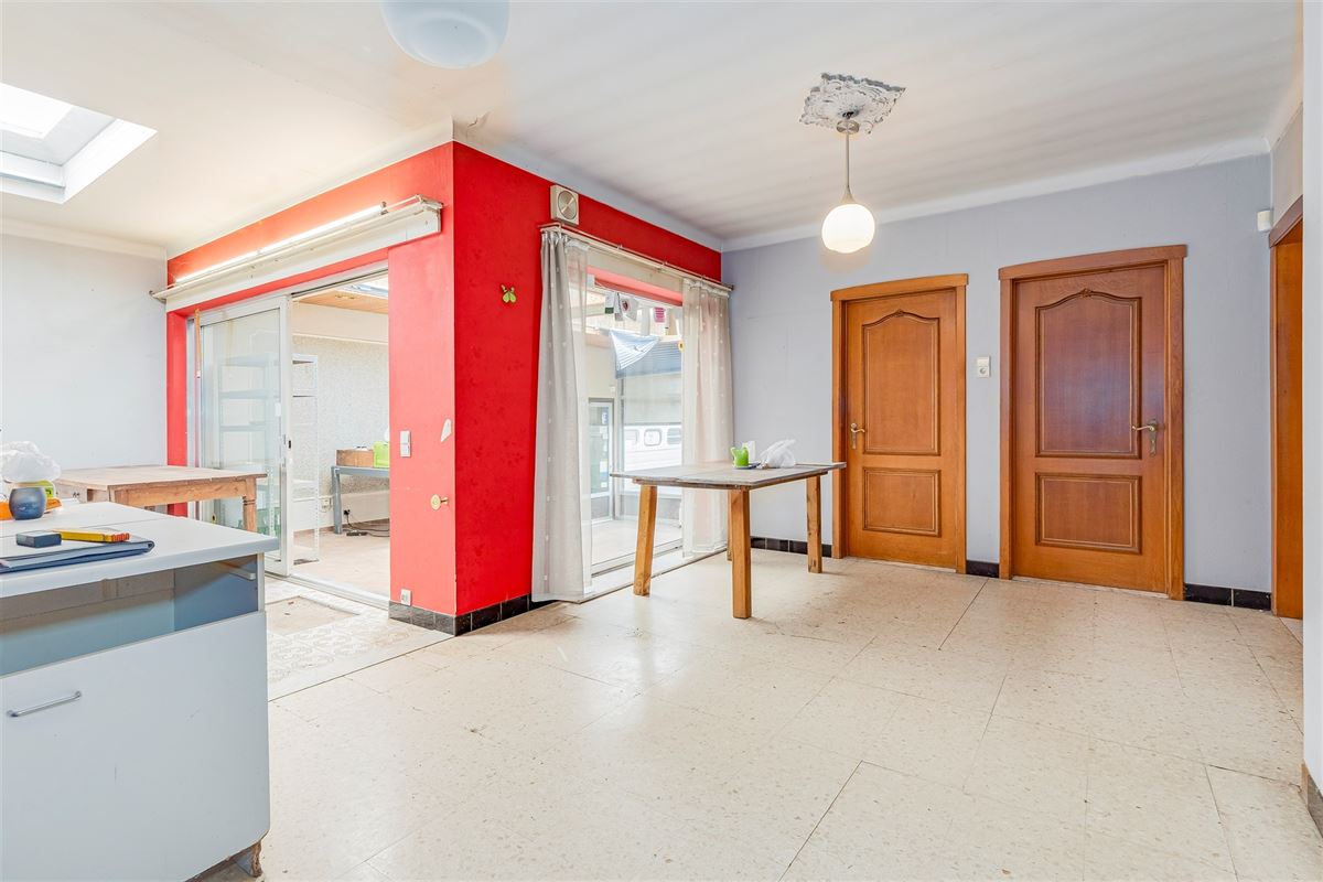 Te renoveren woning + magazijn / projectgrond in Vorst