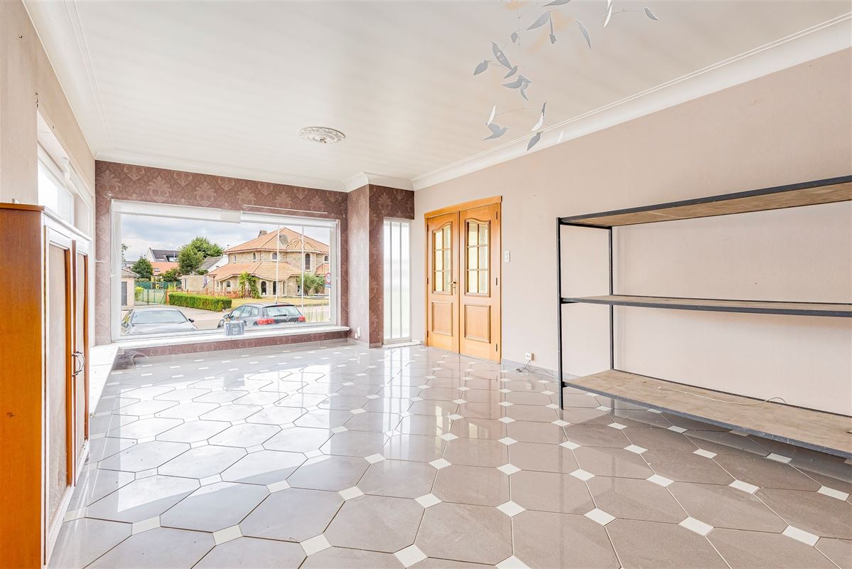Te renoveren woning + magazijn / projectgrond in Vorst