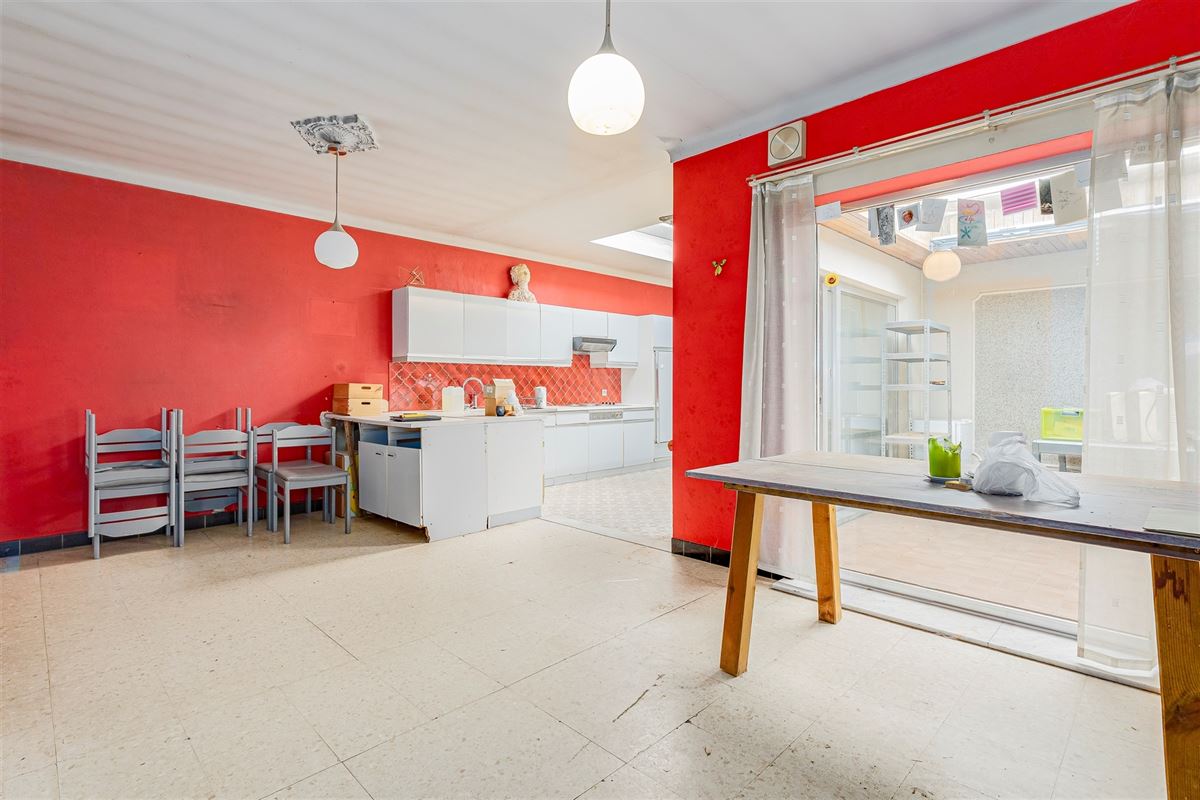 Te renoveren woning + magazijn / projectgrond in Vorst