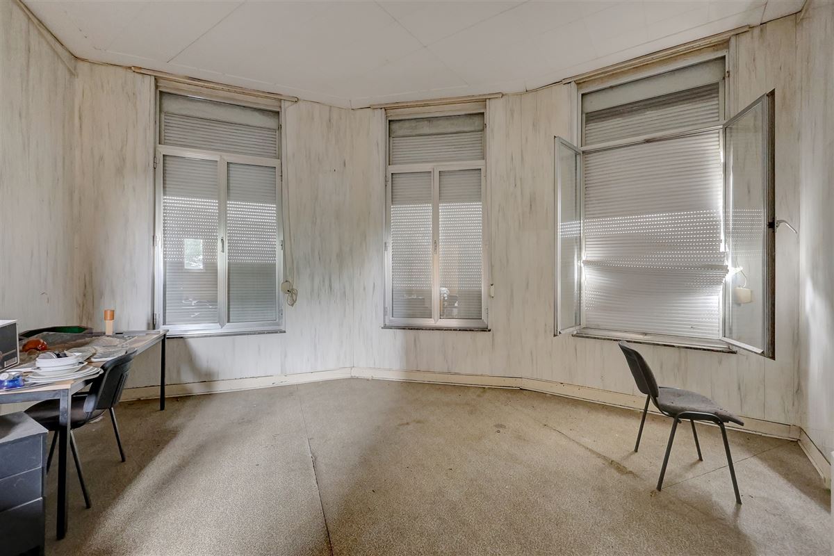 Te renoveren handelshuis op ideale locatie in Lier
