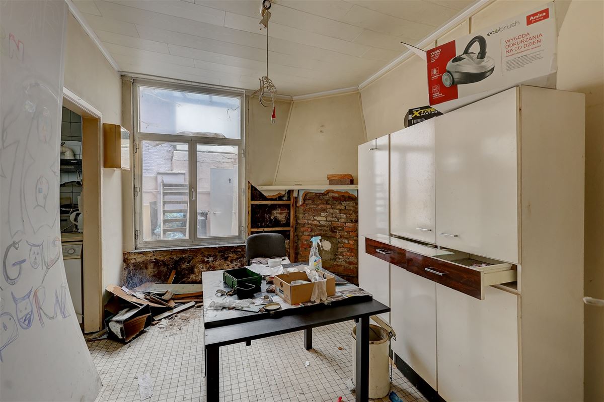 Te renoveren handelshuis op ideale locatie in Lier