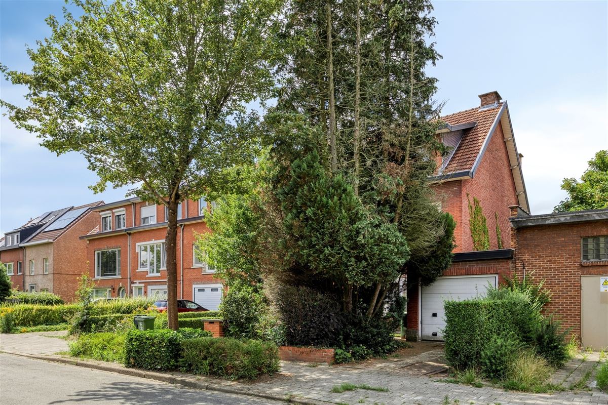 Te renoveren huis op toplocatie Hof Van Rieth in Mortsel