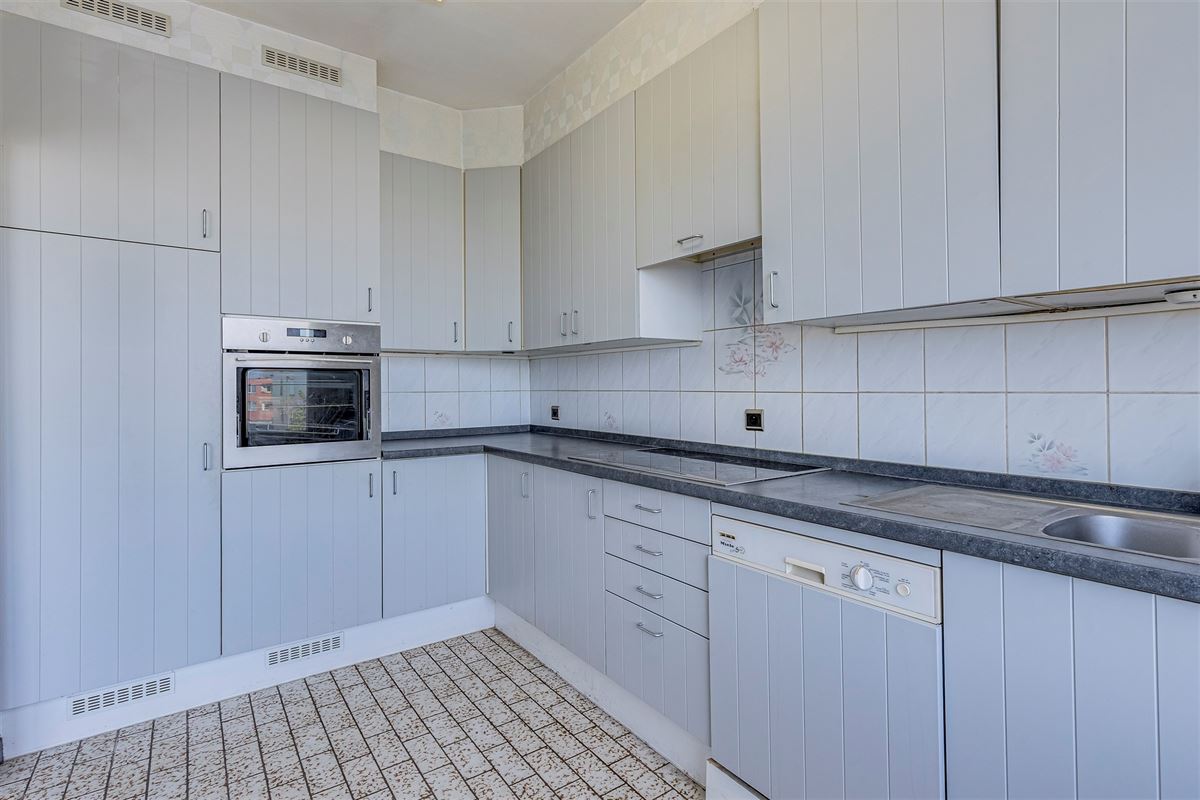 Ruim op te frissen 2 slk appartement met terras