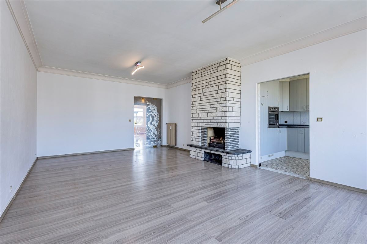 Ruim op te frissen 2 slk appartement met terras
