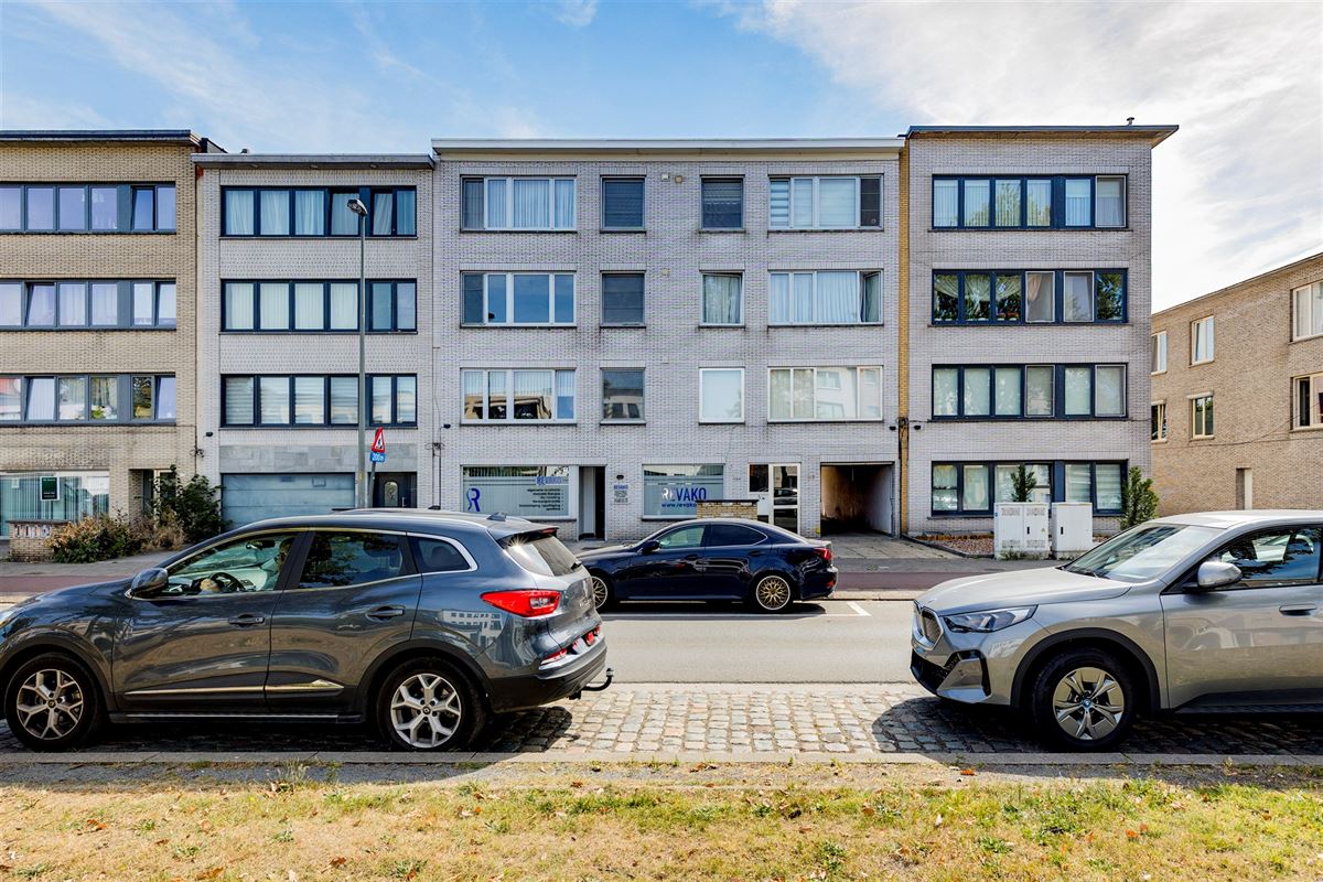Ruim op te frissen 2 slk appartement met terras