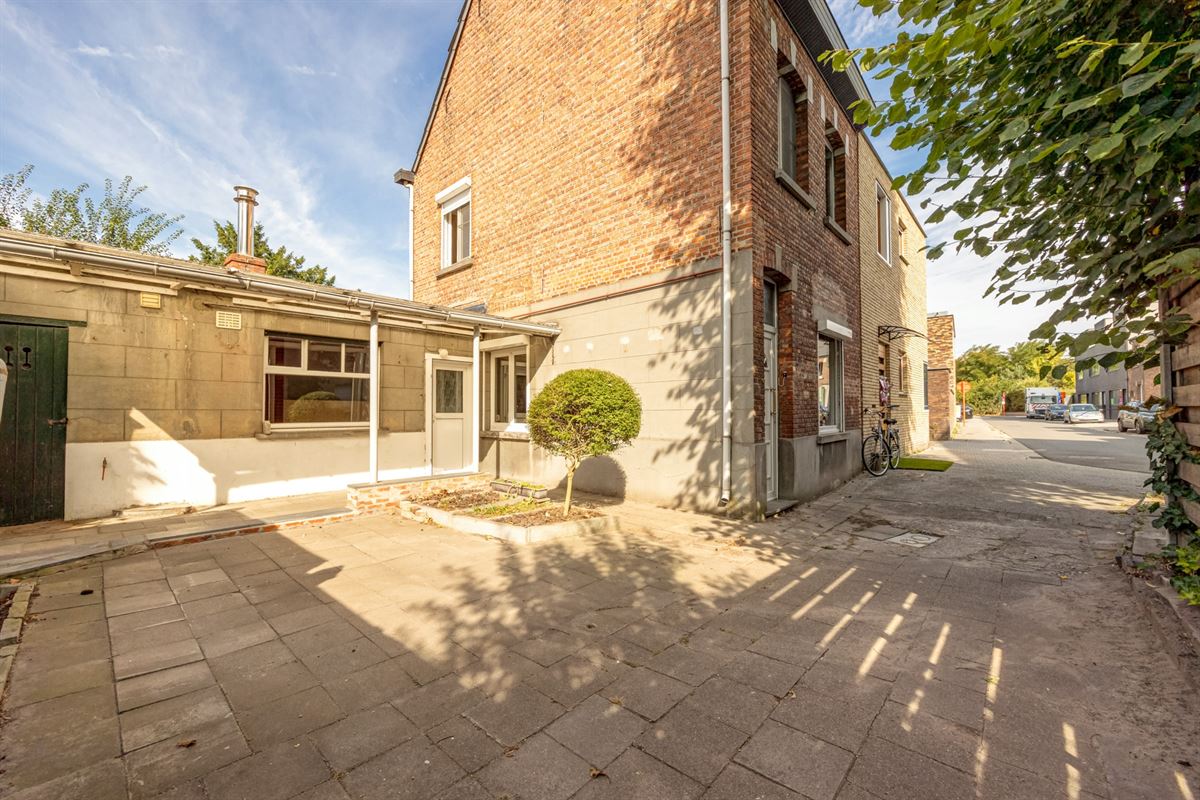 Te renoveren woning met opslagruimte in Mechelen